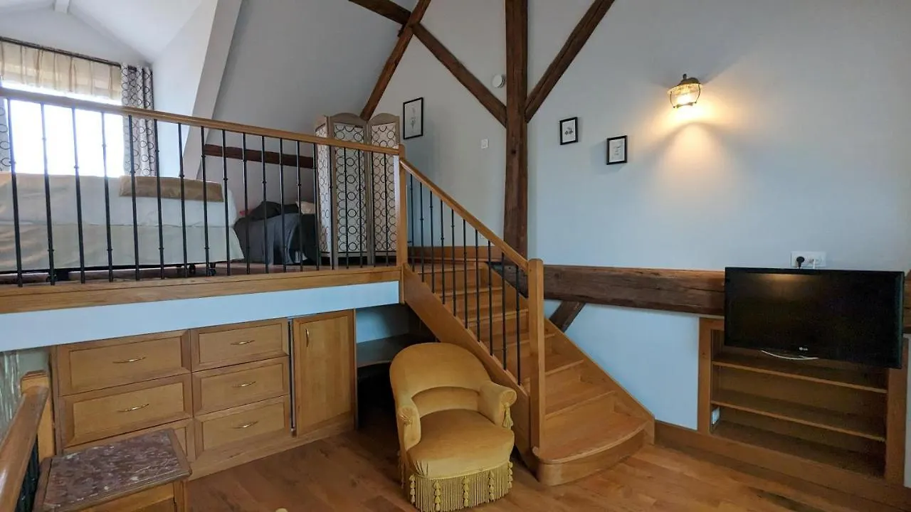 Cascarot Villa Lechatelet France